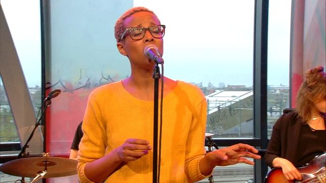 Ester Rada - Life Happens (live @Bimhuis Amsterdam) смотреть онлайн