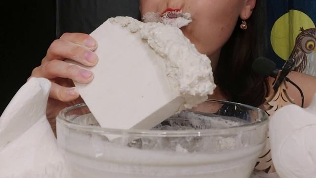 АСМР ~ Плитка Барсука в Поющем Супчике. ASMR ~ Badger Bar in Crispy Soup смотреть онлайн