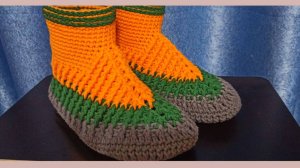 Любимые носочки-сапожки крючком