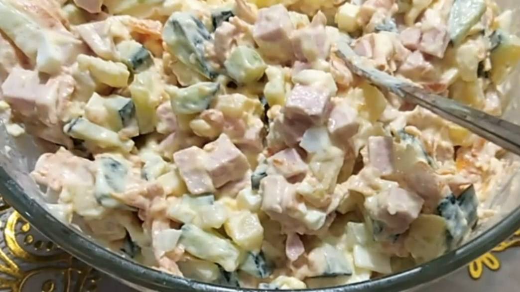 Очень вкусный и быстрый салат на праздничный стол или на обед, салат на скорую руку смотреть онлайн