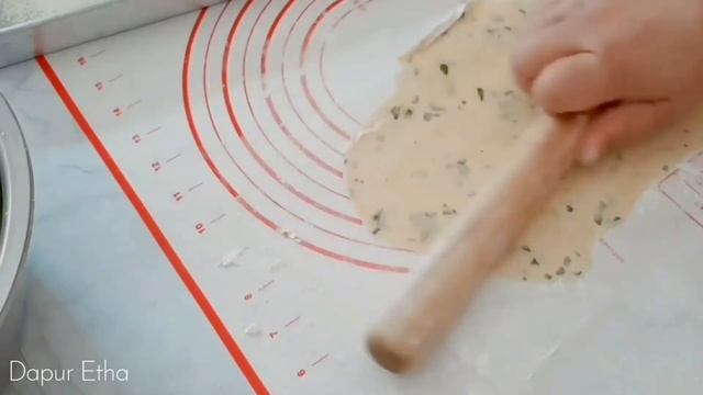 Gak pakai mesin penggiling bisa kok bikin KERIPIK BAWANG GURIH DAN SUPER RENYAH смотреть онлайн