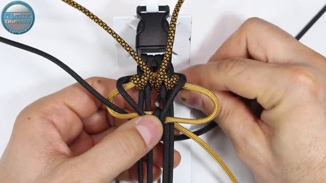 How to Make a Paracord Bracelet Hunting Spider Knot Tutorial DIY_270p_360p смотреть онлайн