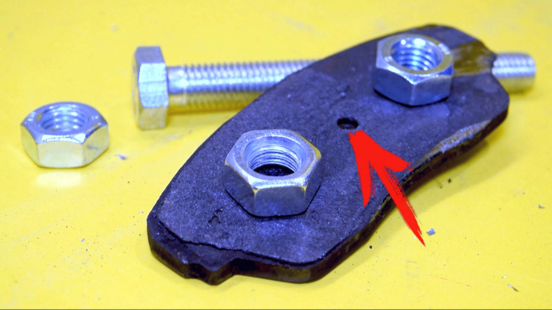 Полезное приспособление из старой тормозной колодки! смотреть онлайн