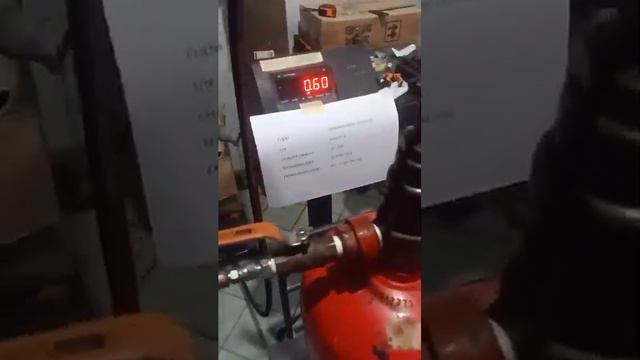 Transfusi gas FM-200 (HFC-227ea) ke tabung HYGOOD 32 L dari Portable Tank 50 Kg смотреть онлайн