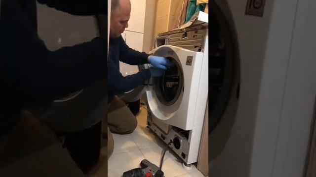 замена помпы циркуляции воды в баке на с. м САМСУНГ смотреть онлайн