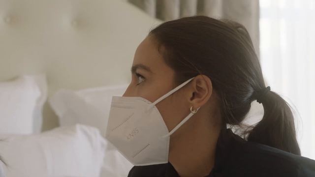 Congresswoman Alexandria Ocasio-Cortez Gets Ready for the Met Gala | Vogue смотреть онлайн