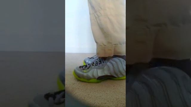 On feet nike foamposite 1 grey green volt смотреть онлайн