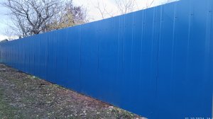 делаю забор на даче. металлический забор по правилам и СНиПам заборо-строительного университета