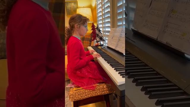 Olivia Ward plays "Rudolph the Red-Nosed Reindeer" смотреть онлайн