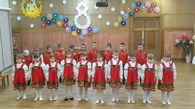 Торжественный вход на утренник 8 марта | Утренник "Русские сувениры" в честь праздника бабушек и мам смотреть онлайн