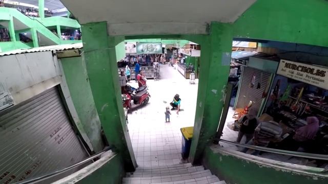 POV HITAM PUTIH PASAR KRIAN | FOTOGRAFI ANALOG | CANON FT QL | FOMAPAN 200 смотреть онлайн