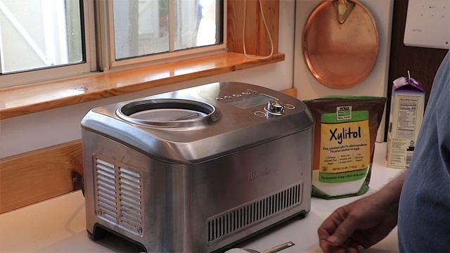 Vanilla Xylitol Ice Cream Prep Demo Short Version (3.5 Mins) смотреть онлайн
