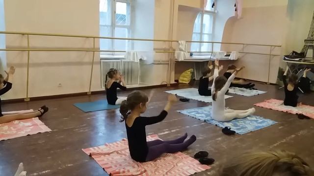 Открытый урок_Партер: складочка-2 смотреть онлайн