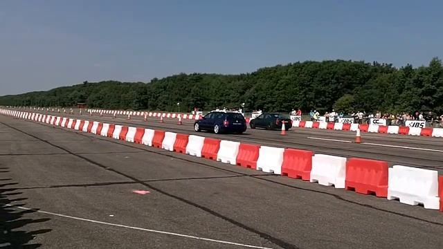 VW Bora VS VW Passat Quarter Mile @ 2010 Inters смотреть онлайн