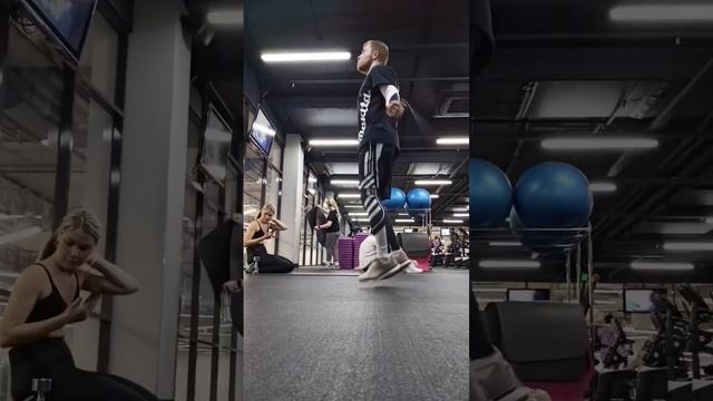 ЧЕМ ПОЛЕЗНЫ ПРЫЖКИ НА СКАКАЛКЕ #fitness #скакалка #кардиотренировки смотреть онлайн