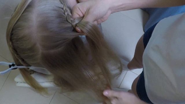 Косы с разноцветными резинками | Детские прически смотреть онлайн