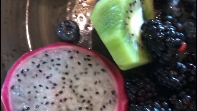 What We Eat In A Day | East, Plant-Based Meals On The Go смотреть онлайн