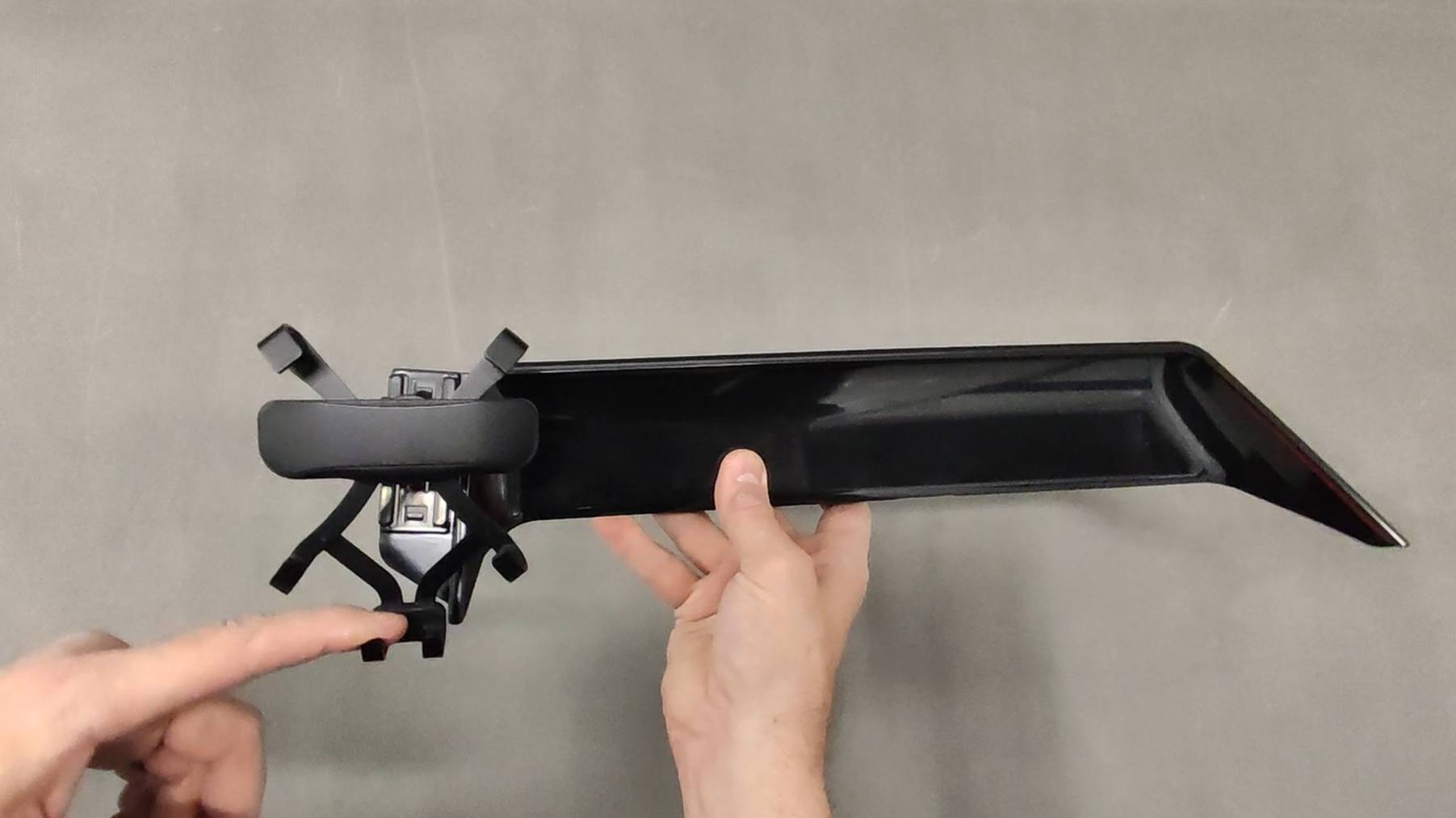 Держатель для телефона раздвижной для Changan UNI-K