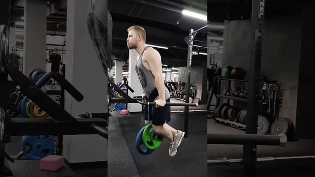 Брусья на раз. Какой вес смогу сделать? Отжимания на брусьях стритлифтинг. смотреть онлайн