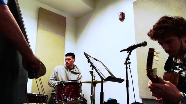 Indigo - Chris Brown cover by Jonah Goldstein Trio смотреть онлайн