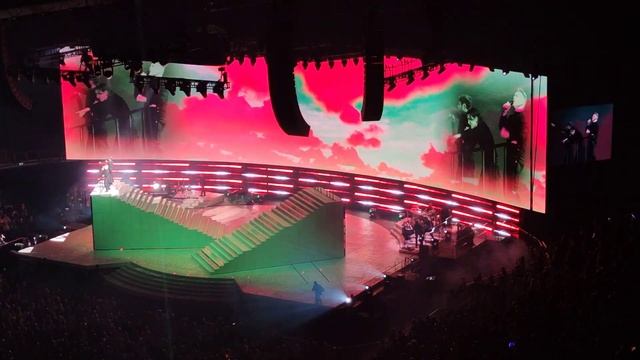 Take That - O2 - London - 26 April 2024 You lift me up / Days I hate myself смотреть онлайн