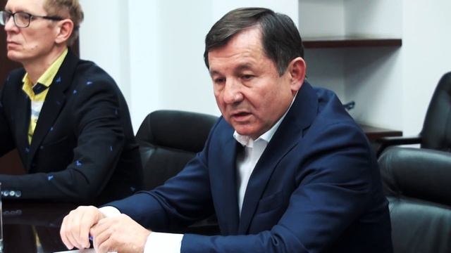 В гостях у депутата Гаджимурада Омарова - Обсуждение актуальных тем (часть 1) смотреть онлайн