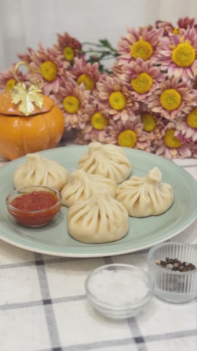 Рецепт Хинкали с тыквой и сулугуни. Любимое осеннее блюдо! Сытно и очень вкусно! смотреть онлайн