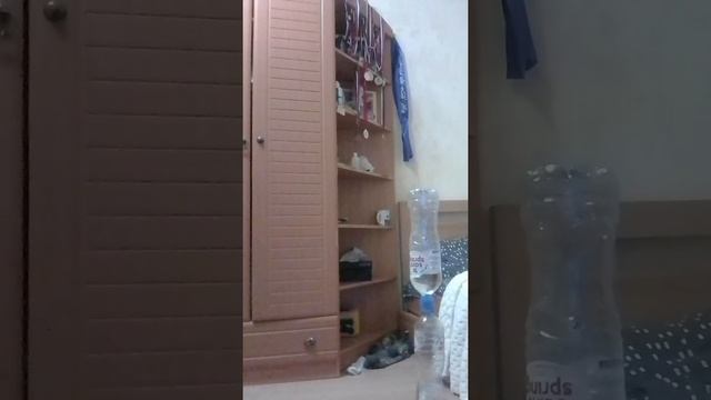Water Bottle Flip Challenge (2 часть отрывок 1) смотреть онлайн
