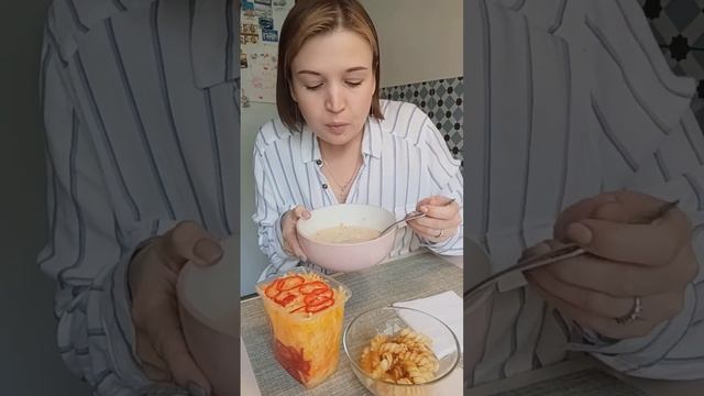 Мукбанг🥶Сырный суп согревает. #funny #мукбанг #mukbang #едаялюблютебя #eatingshow #food #болталка смотреть онлайн
