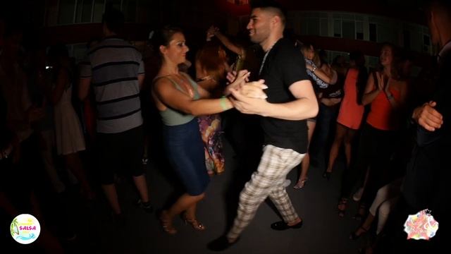 Marco Espejo & Isil Ozbek - Bachata Social Dance [SSF 2019] смотреть онлайн