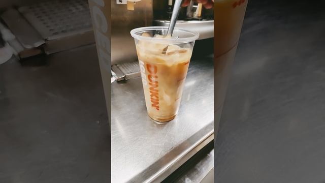 How To Make Dunkin Donuts Charli Cold Brew With Cold Foam ! @ColdBrewGaming  #coffee #dunkin смотреть онлайн