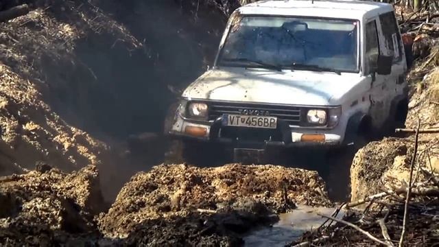 4x4 Off Road Mud (Patrol vs Pajero vs Toyota Vx vs Jeep vs Vitara) HD смотреть онлайн