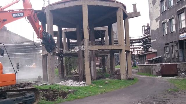 Dunaferr Naftalin fölöző vasbeton szerkezetének bontása смотреть онлайн