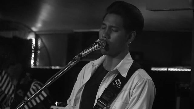 ถ้าฉันเป็นเขา - INDIGO | LIVE the moon bar смотреть онлайн