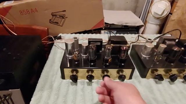 Pair of Grommes Little Jewel Tube mono integrated amps - without flash... смотреть онлайн