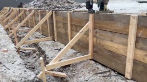 Как сделать подпорную стенку из бетона?