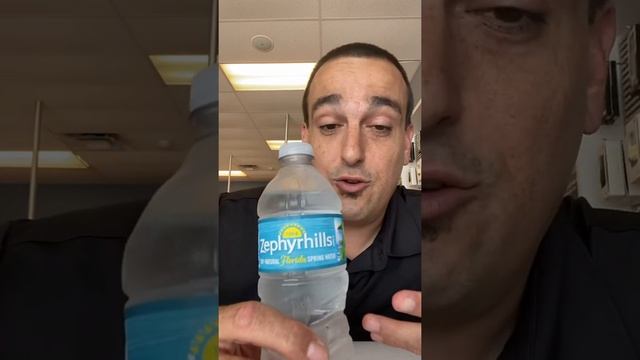 Zephyrhills Spring Water Review. Florida Spring Water. 100%natural. смотреть онлайн