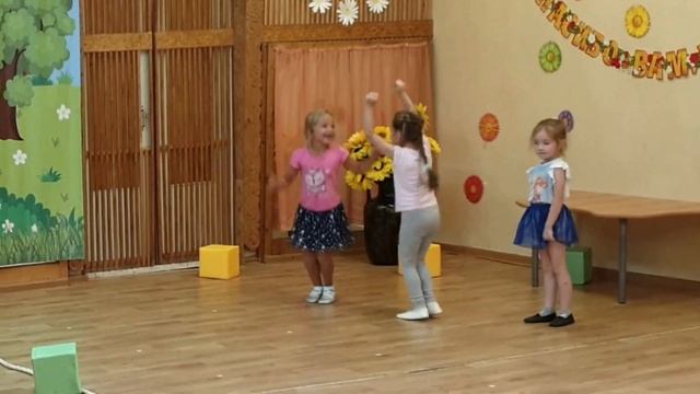 Игра кидалка | Квадратный пионербол | Веселая игра с кубиками для детей дошкольного возраста смотреть онлайн