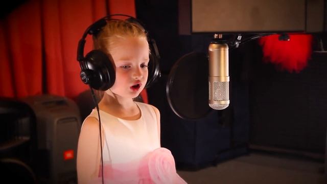 Музыкальный номер - Фиалка (исполняет Лиза)