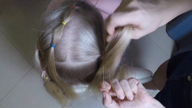 Простая прическа за 5 минут с цветными резинками для волос смотреть онлайн