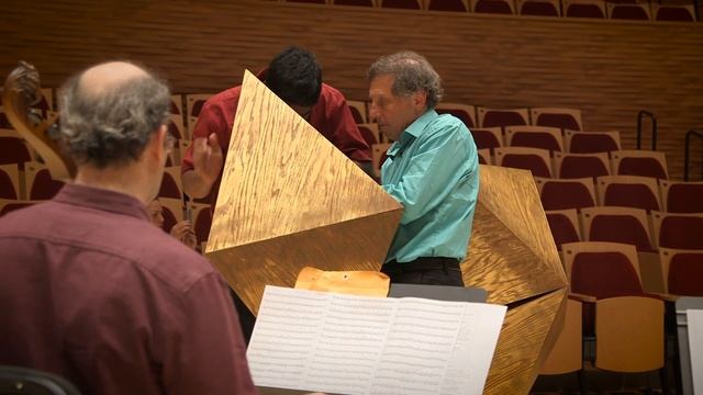 Stanford artist collaborates with physics department for 'Drawing with Tetrahedra' смотреть онлайн