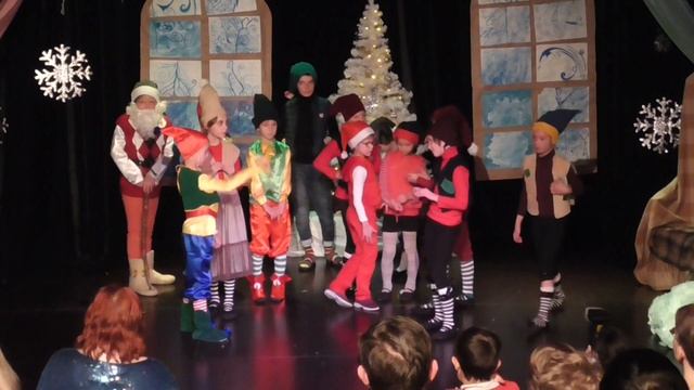 Школа "Земляне" - Зимний мюзикл "Гномы"