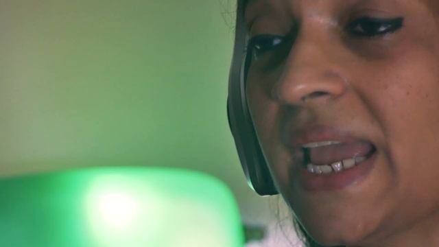 Unko Ye Shikayat Hai Cover by Meena Muraleedharan смотреть онлайн