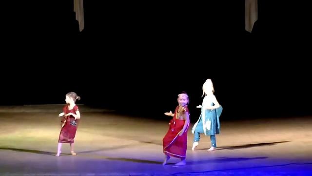 akari 2017 32 Маша Колодюк, Соня Бацинко, Алина Бородий Диско Индия смотреть онлайн