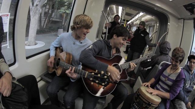 Cody Lovaas "Land of Azul" - A Trolley Show (live performance) смотреть онлайн