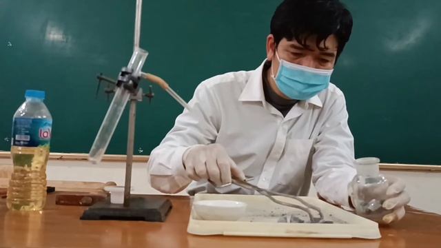 CÁCH BẢO QUẢN ĐẤT ĐÈN CaC2 ĐỂ LÀM THÍ NGHIỆM ĐIỀU CHẾ C2H2 смотреть онлайн