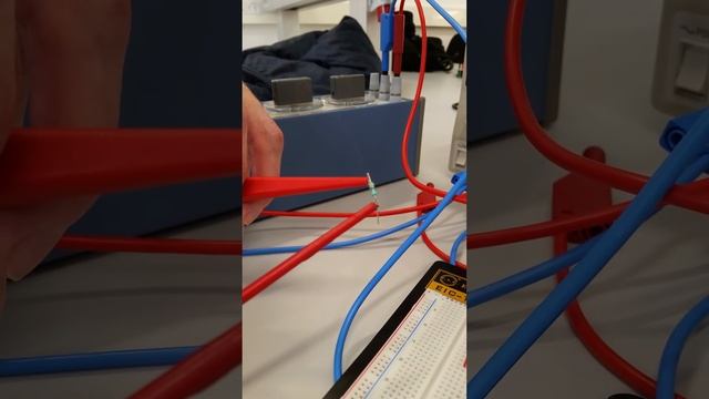 Breaking a 47 ohm resistor World Record Speedrun Kappa% смотреть онлайн