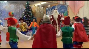 Игра с Дедом Морозом «Ходит дедушка Мороз» на новогоднем утреннике | Подготовительная группа