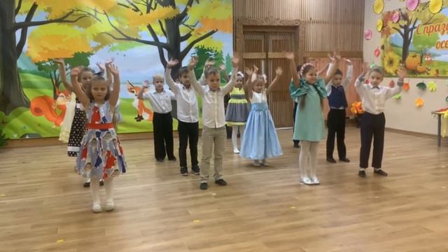 Полечка на осеннем утреннике | Подготовительная группа смотреть онлайн