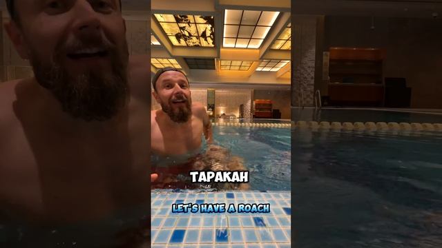 КТО УГАДАЕТ СЛОВО ПОД ВОДОЙ😜GUESS THE WORD UNDERWATER смотреть онлайн